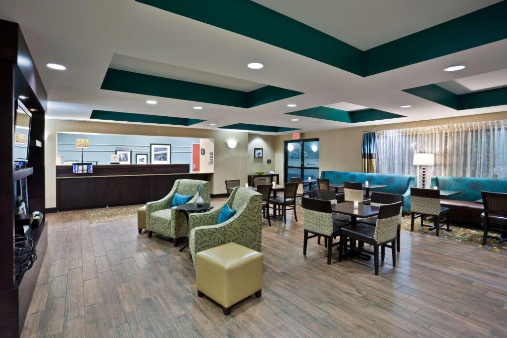 Hampton Inn North Sioux City photo 3
