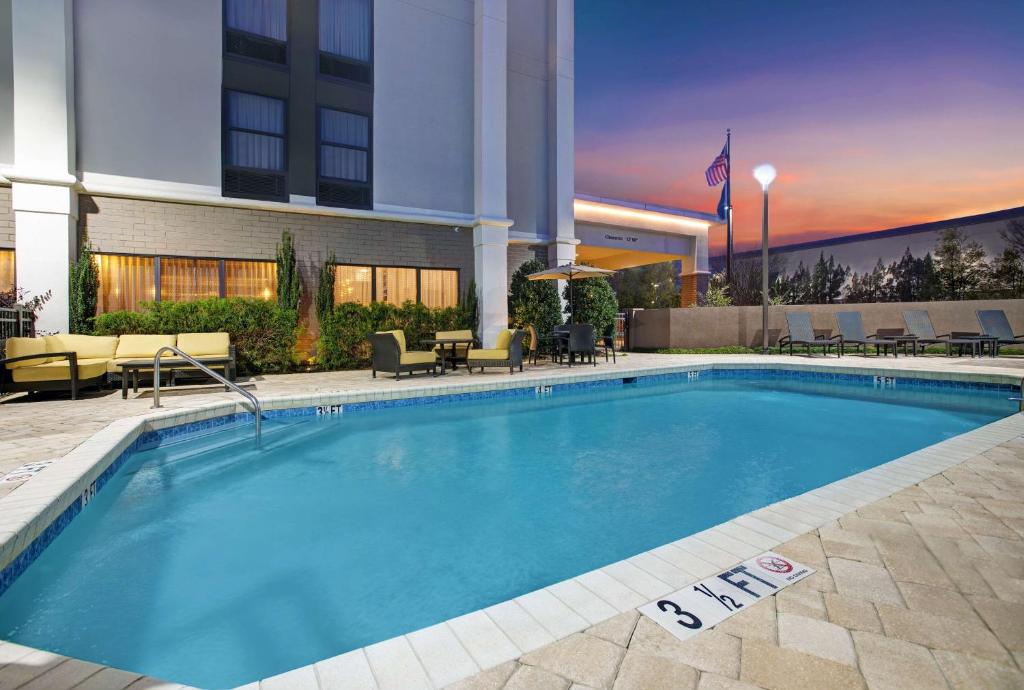 Hampton Inn Greenville/Woodruff Road photo 2