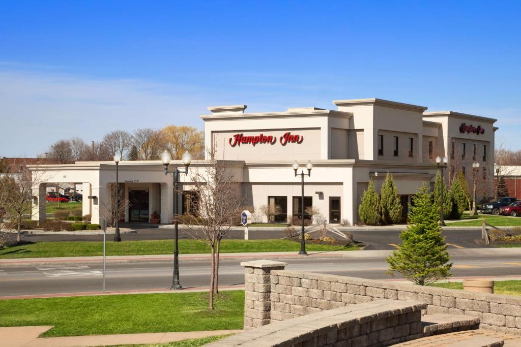 Hampton Inn Geneva image