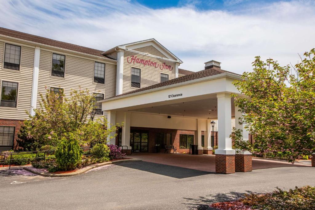 Hampton Inn Hadley-Amherst Area image