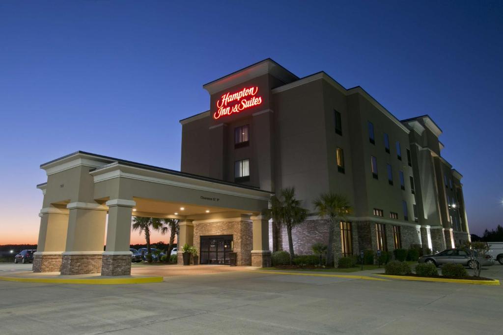 Hampton Inn & Suites Wiggins image