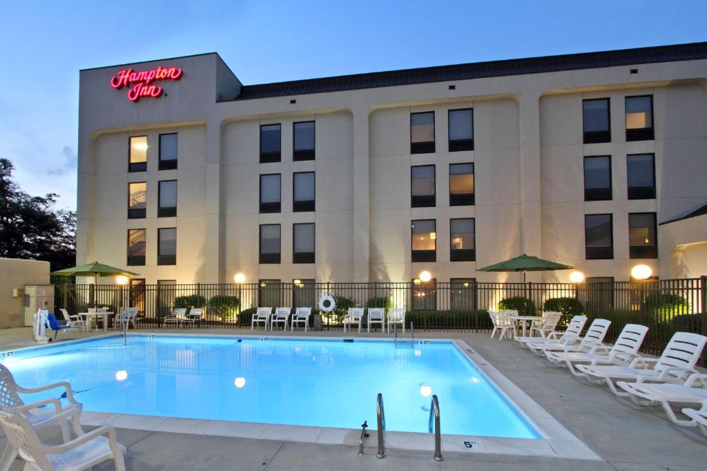 Hampton Inn Hagerstown image