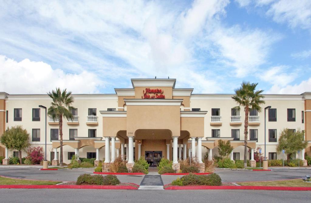 Hampton Inn And Suites Hemet image