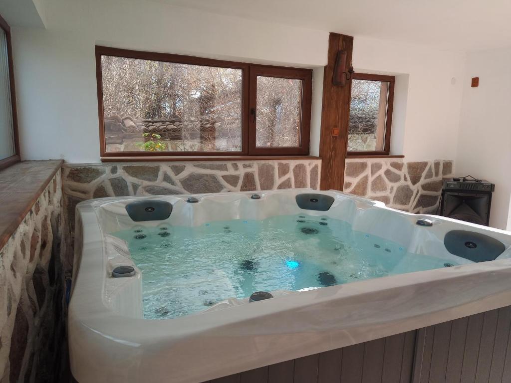 Villa Lyutovi Holiday Home photo 4