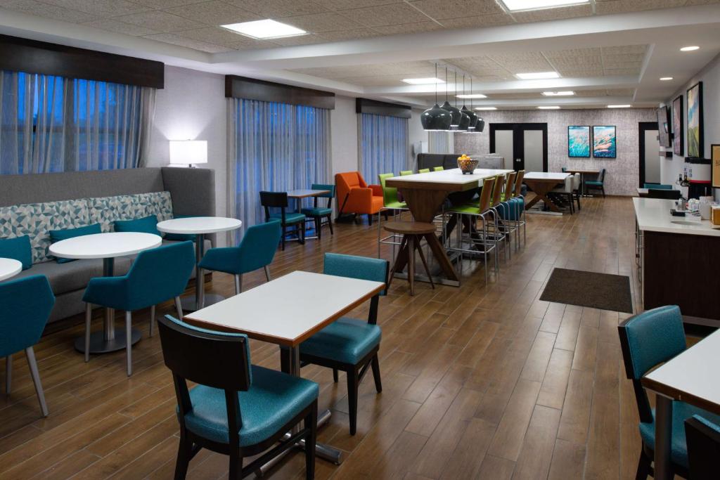 Hampton Inn LaPorte IN image