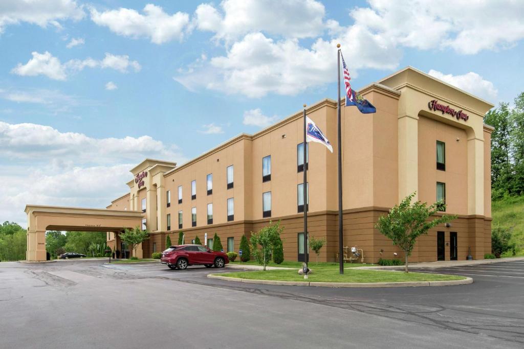 Hampton Inn Meadville image