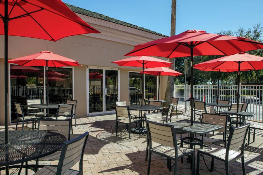 Hampton Inn Orlando/Lake Buena Vista image