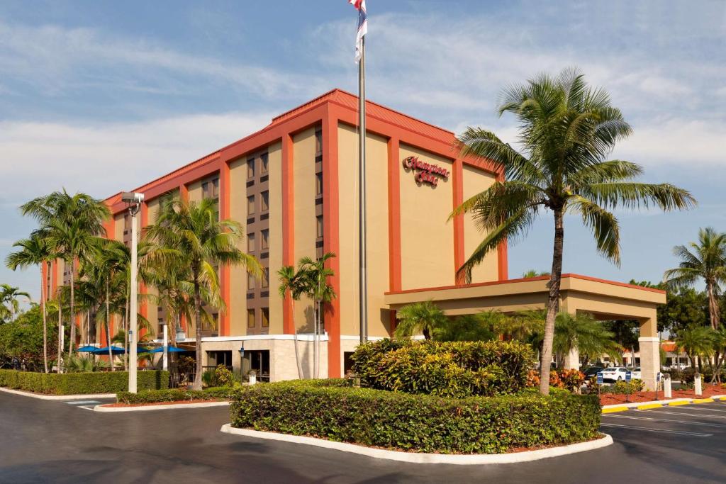 Hampton Inn Miami-Airport West image
