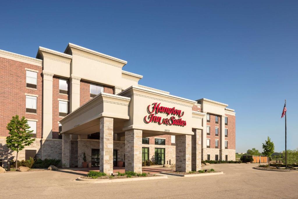 Hampton Inn & Suites Grafton image