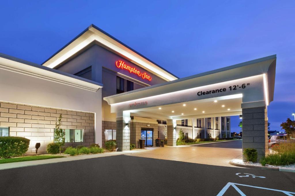 Hampton Inn Monroe image