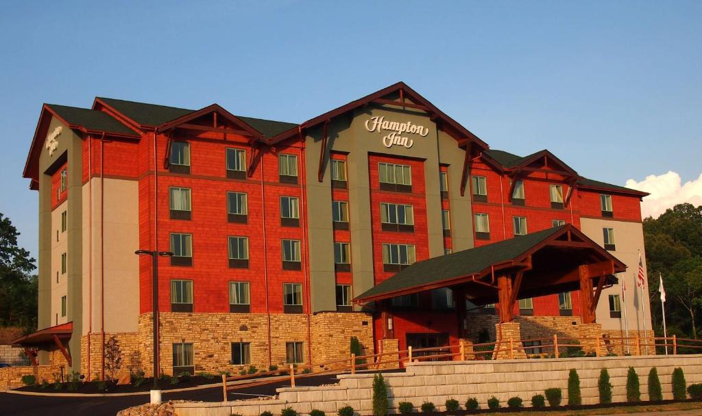 Hampton Inn Pigeon Forge image