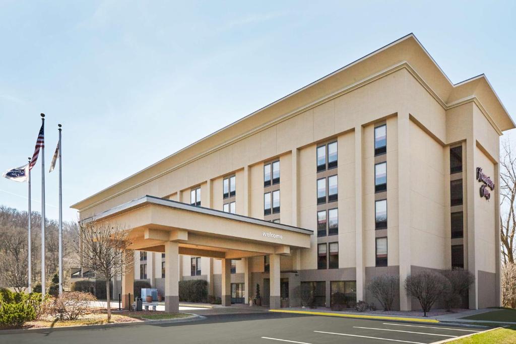 Hampton Inn Peoria-East At The River Boat Crossing image