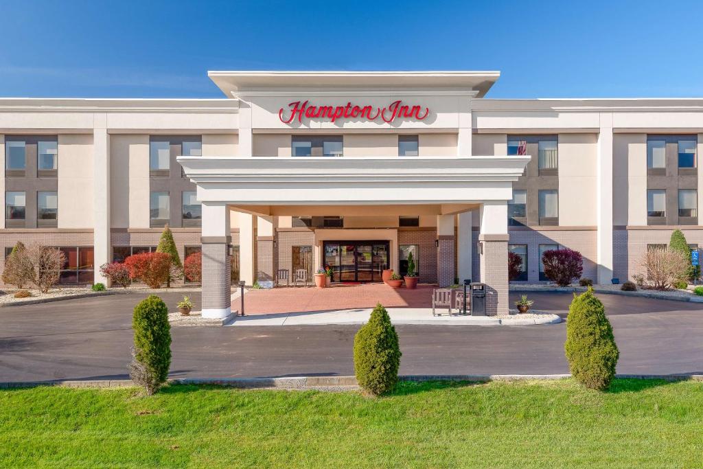Hampton Inn Parkersburg-Mineral Wells image