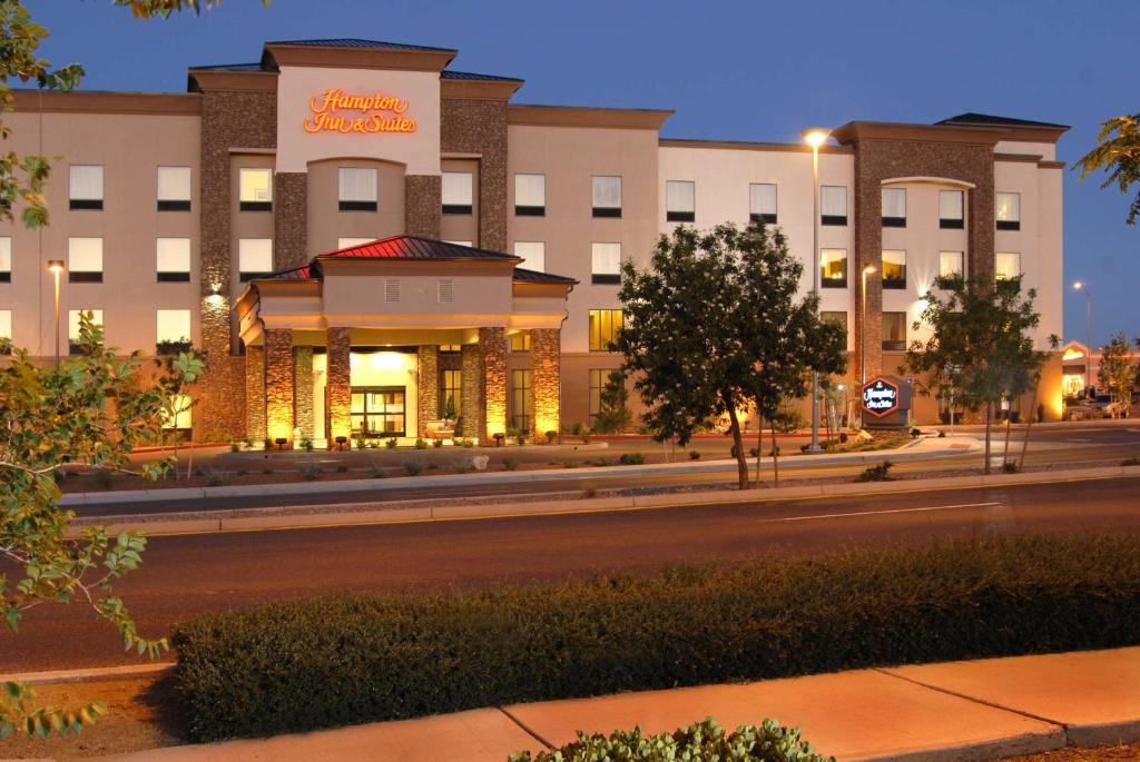 Hampton Inn & Suites Prescott Valley image