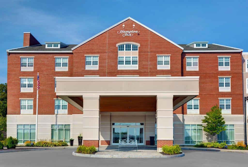 Hampton Inn Bath (Brunswick Area) image