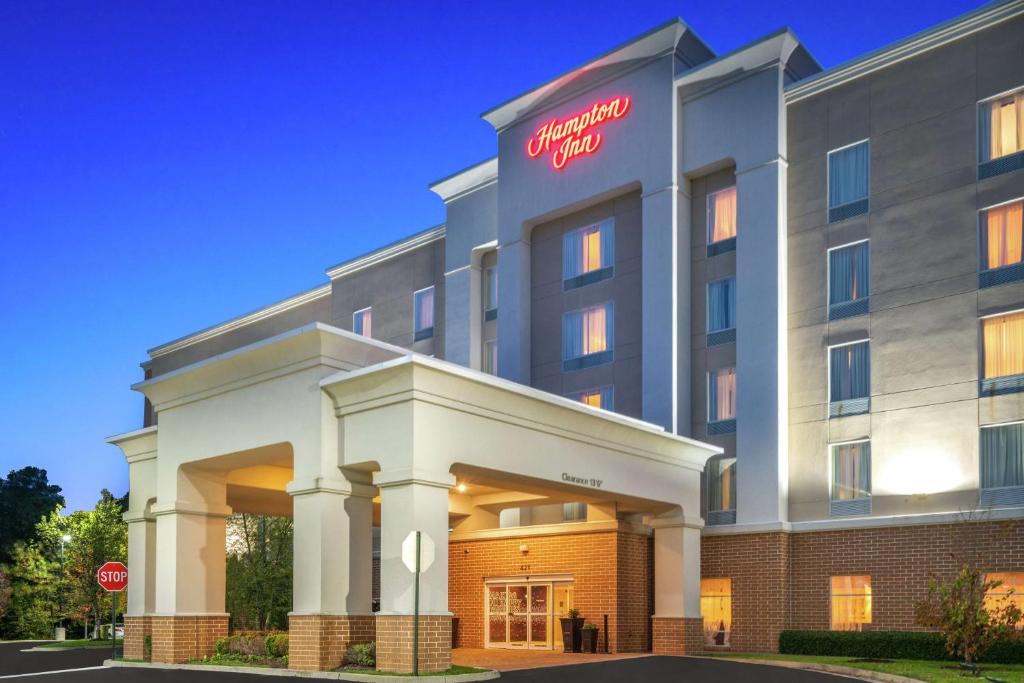 Hampton Inn Richmond Airport image