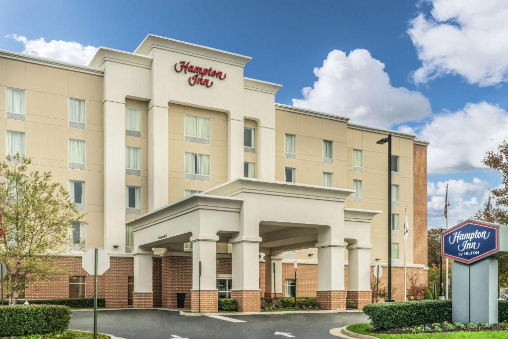 Hampton Inn Richmond - Airport photo 1