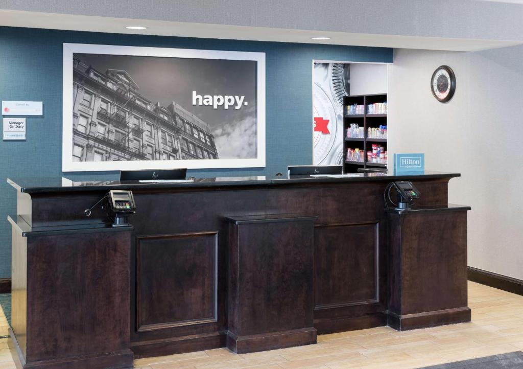 Hampton Inn & Suites Rochester-North photo 3