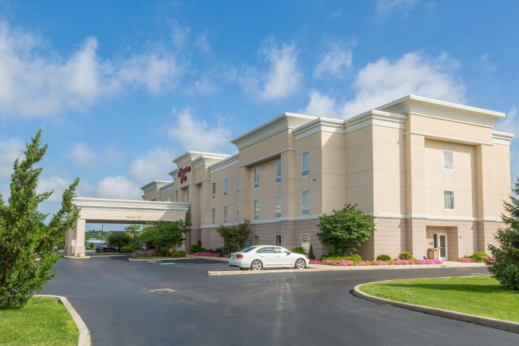 Hampton Inn Goshen photo 1