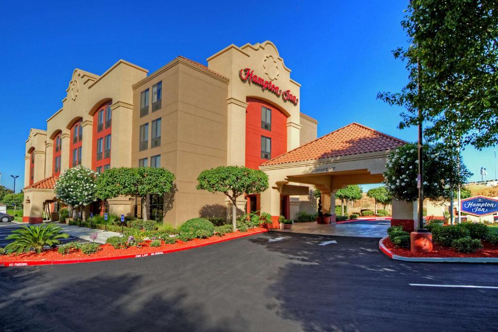 Hampton Inn Milpitas image