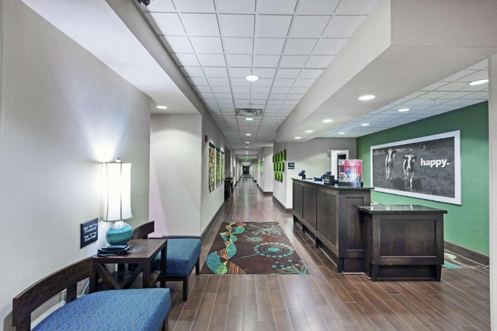 Hampton Inn & Suites Shreveport/Bossier City at Airline Drive photo 2