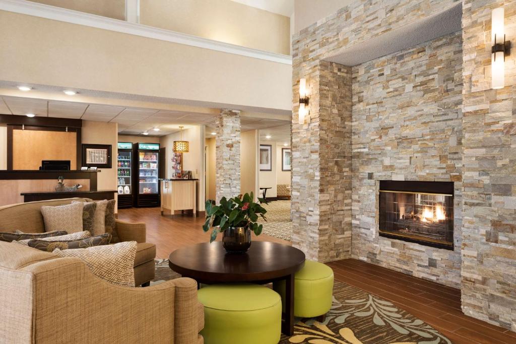 Homewood Suites by Hilton Toledo-Maumee photo 3