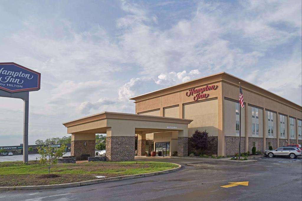 Hampton Inn Uniontown image