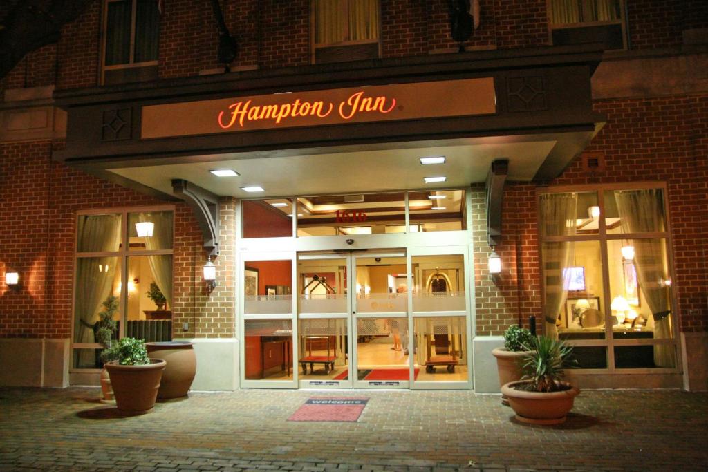 Hampton Inn Alexandria-Old Town/King St. Metro image