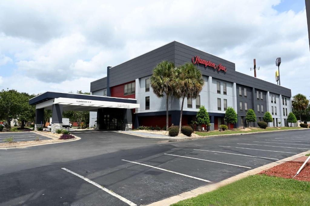 Hampton Inn Valdosta/Lake Park Area image