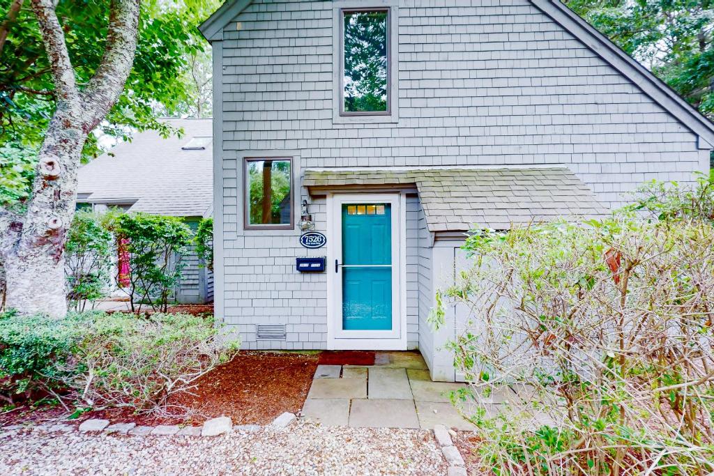 New Seabury Grove photo 1