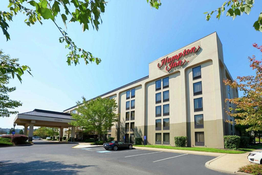 Hampton Inn by Hilton York image