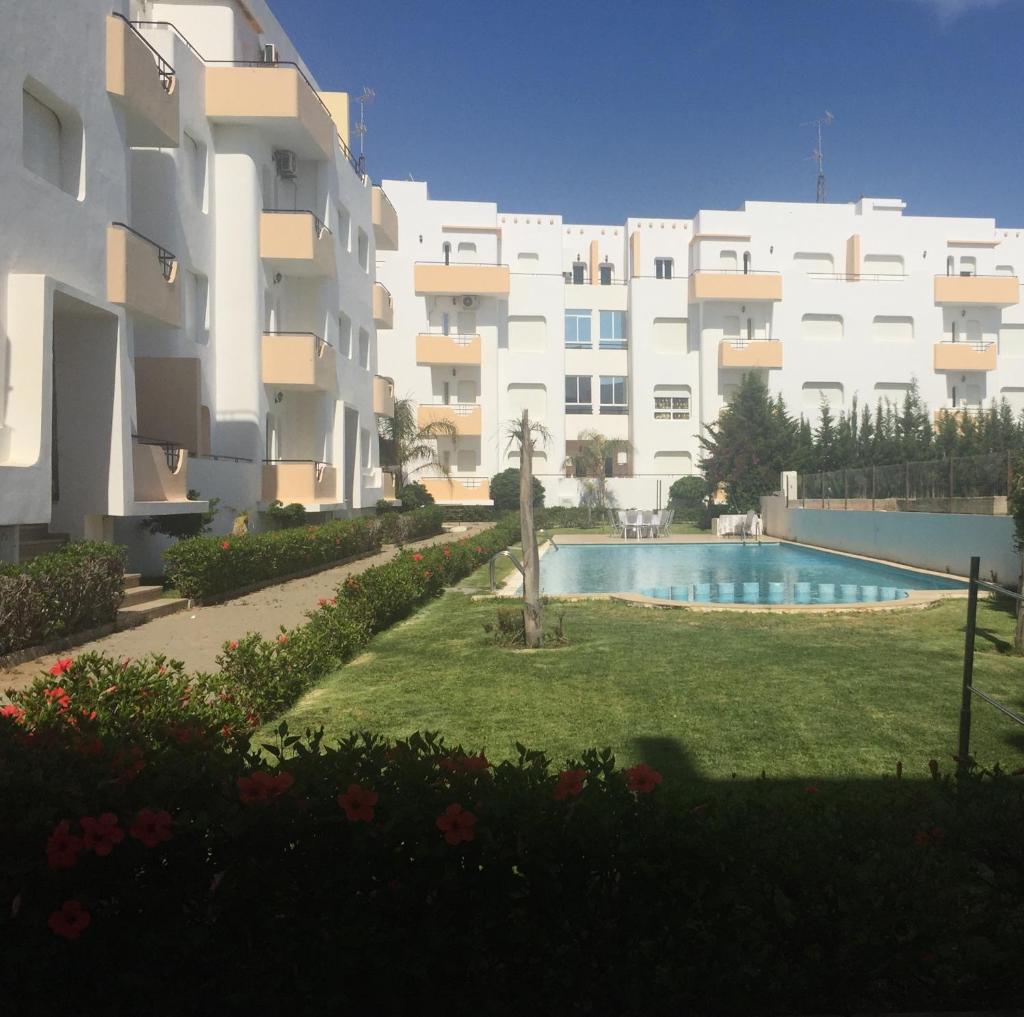 Appartement avec piscines, vue sur mer et accès à la plage à Achakar Hill, Tanger. photo 4