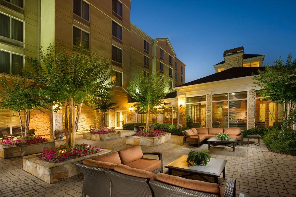 Hilton Garden Inn Atlanta NW/Kennesaw-Town Center photo 2