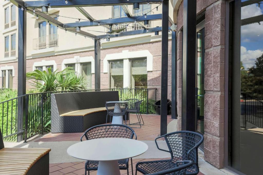 DoubleTree by Hilton Austin-University Area photo 2