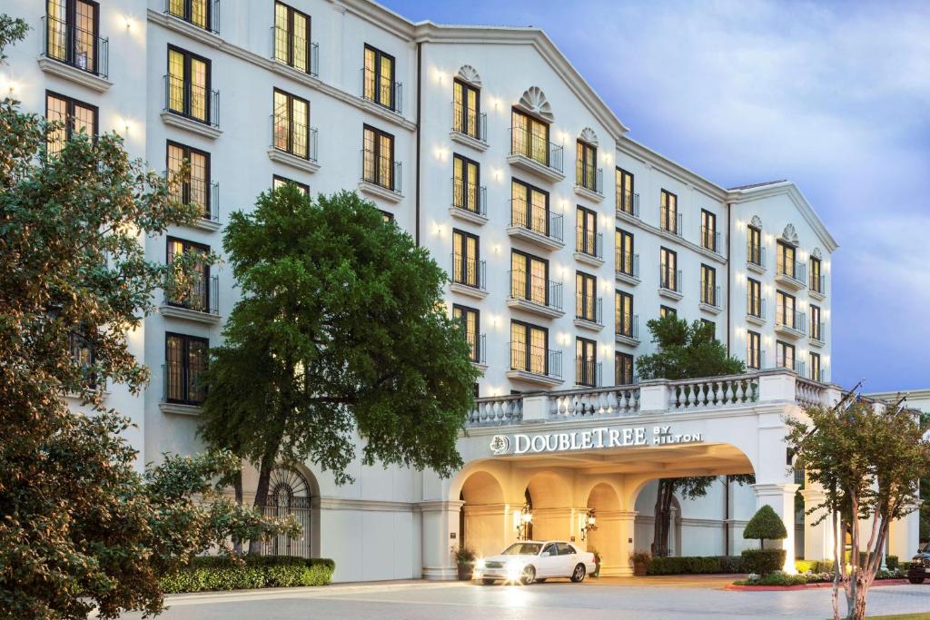 DoubleTree by Hilton Austin image