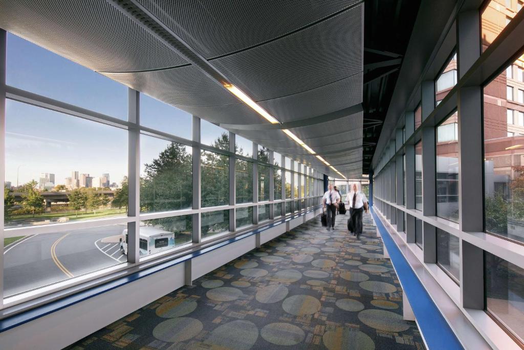 Hilton Boston Logan Airport photo 4