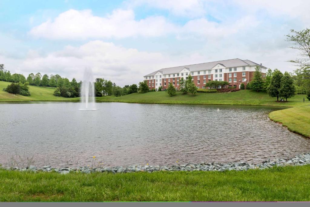 Hilton Garden Inn Charlottesville photo 3