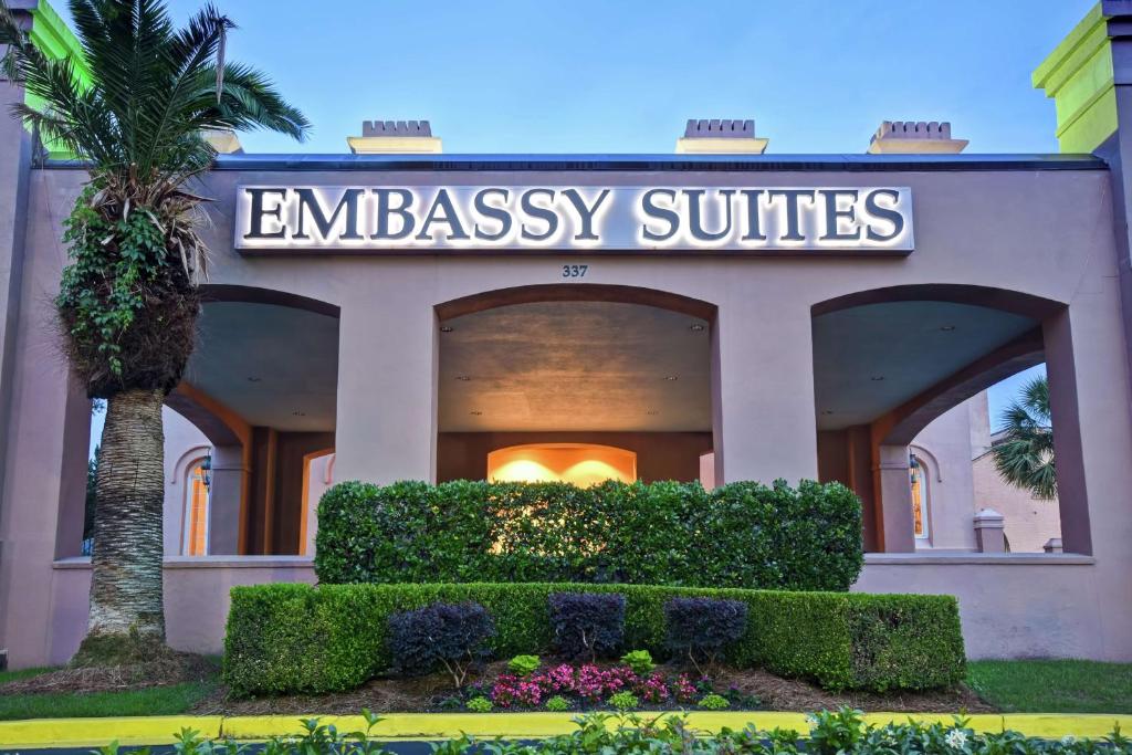 Embassy Suites Charleston - Historic District photo 1