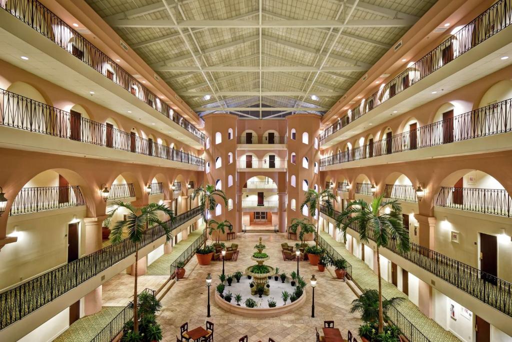 Embassy Suites Charleston - Historic District photo 3