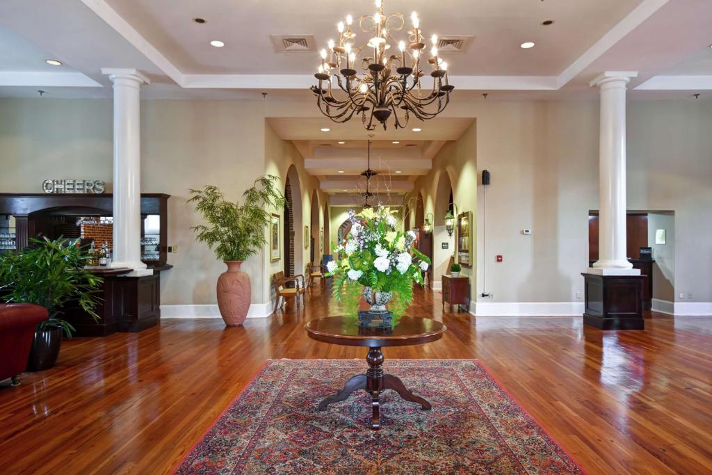 Embassy Suites Charleston - Historic District photo 4