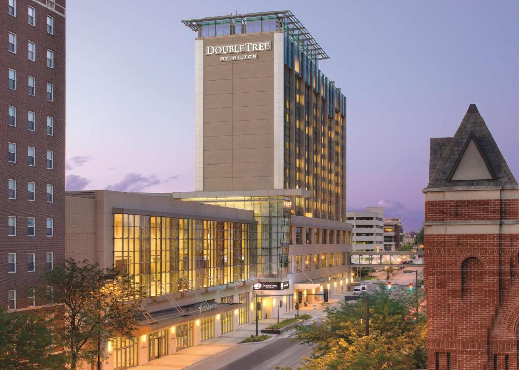 Doubletree by Hilton Cedar Rapids Convention Complex image