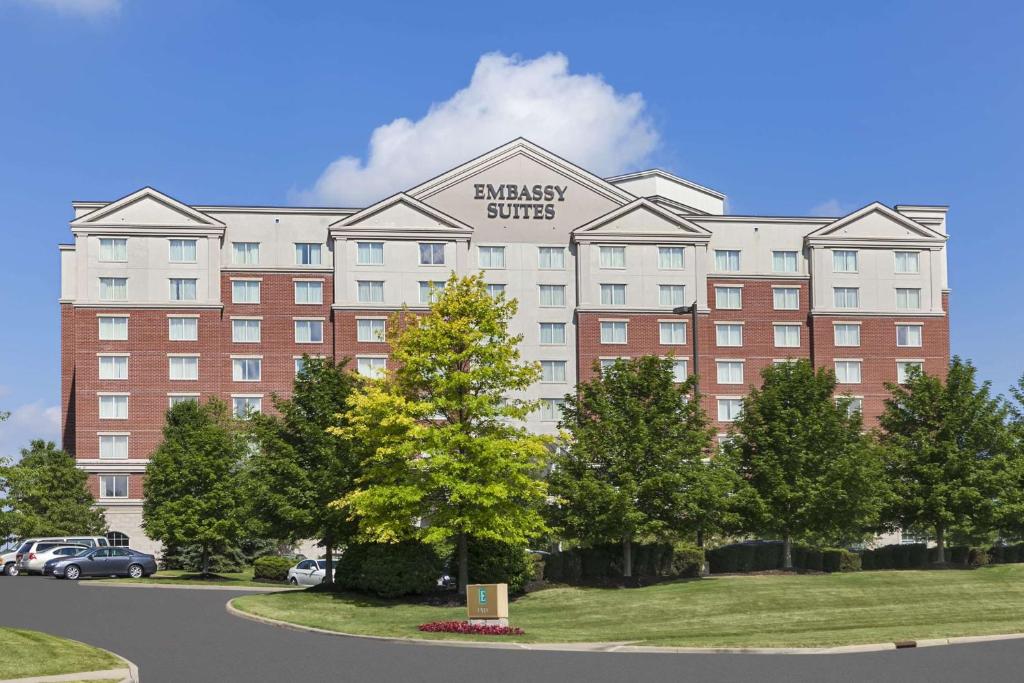 Embassy Suites by Hilton Cleveland Rockside image