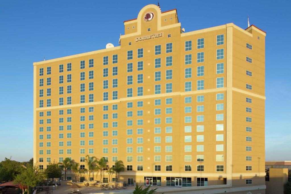 DoubleTree by Hilton Hotel Modesto image
