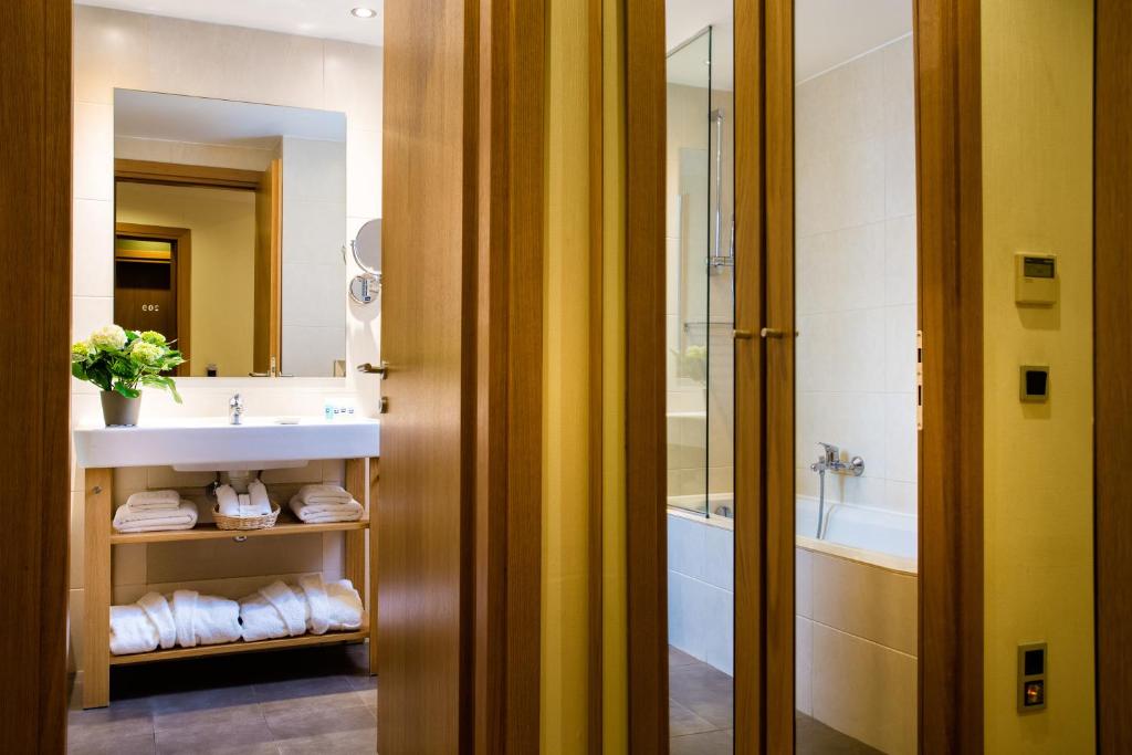 Двухместный (Бюджетный двухместный номер с 1 кроватью), The Athens Gate Hotel