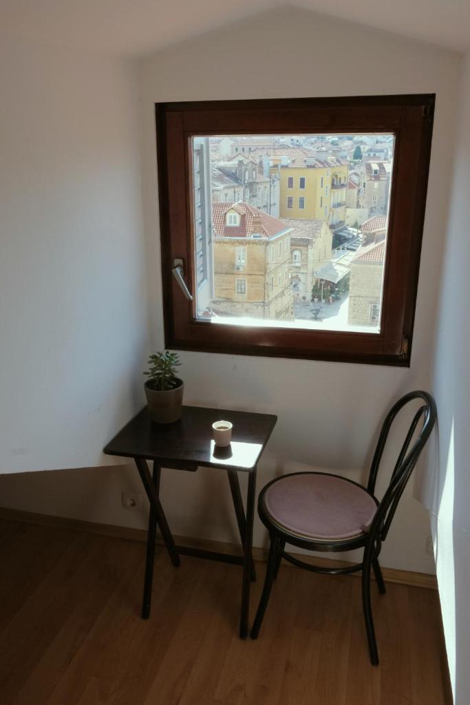 Retro Loft at OldTown : 2BR w/best views & close to all photo 3