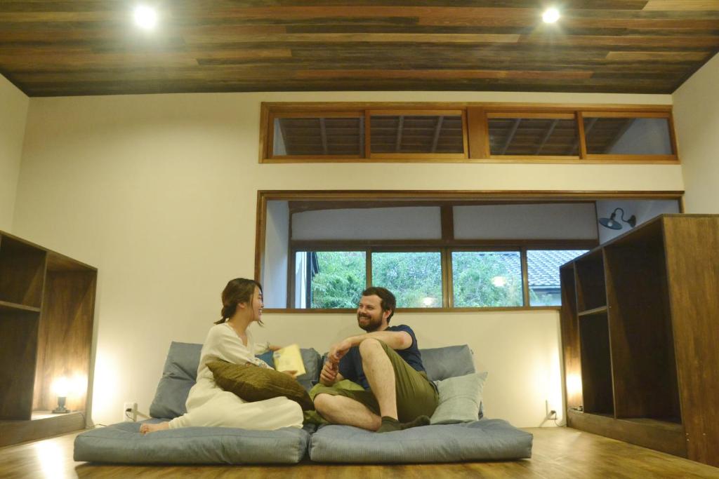 野窓 Nomadノマド Tsuwano GuestHouse & Cafe Lounge photo 3