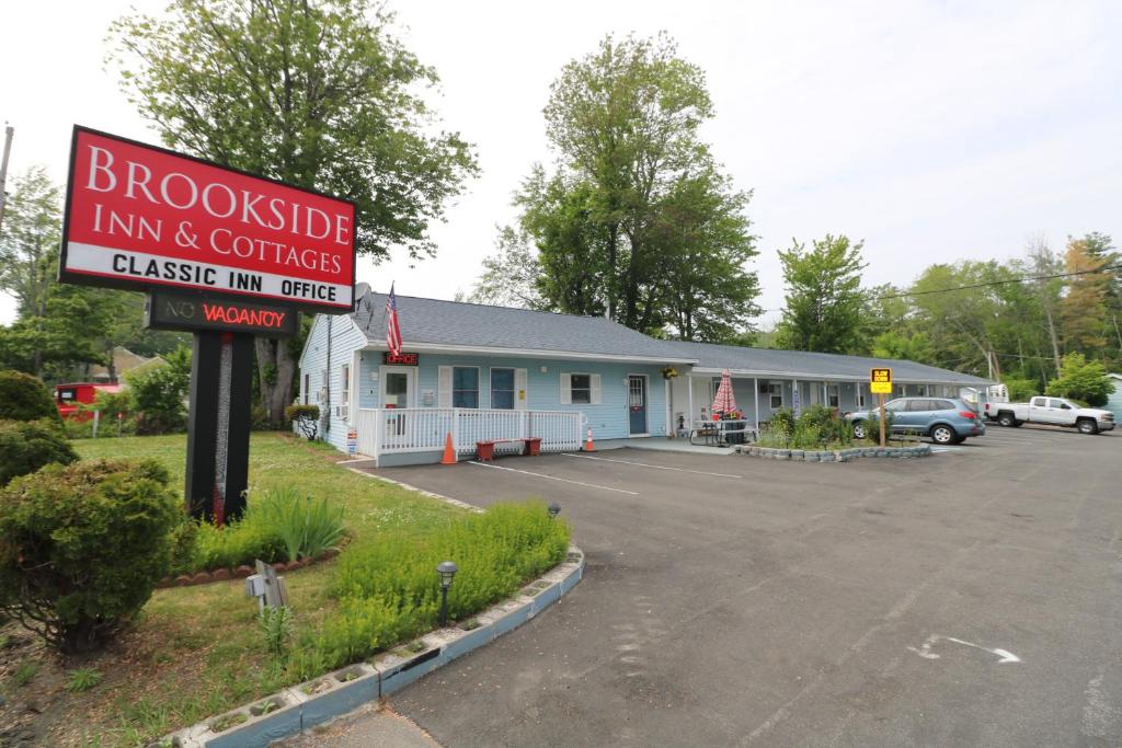 Brookside Inn & Cottages image