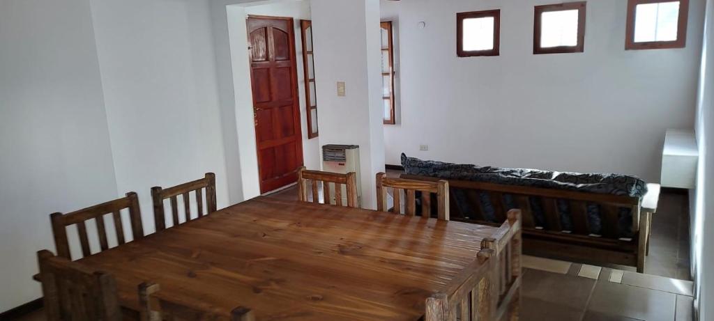 Casa residencial con pileta photo 2