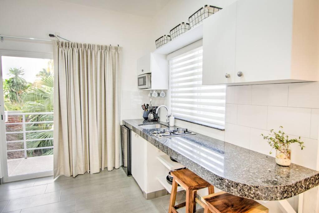 Las Vueltas - Golden Zone Studio 2 Blocks to Beach photo 3