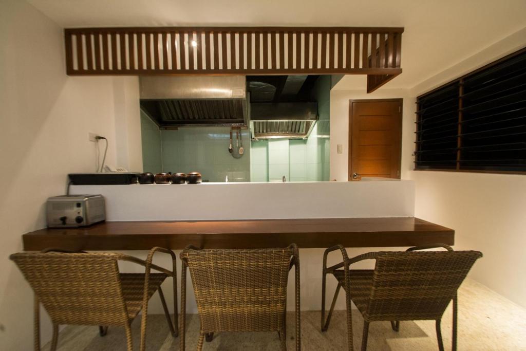 Signature Boracay formerly La Banca House photo 1